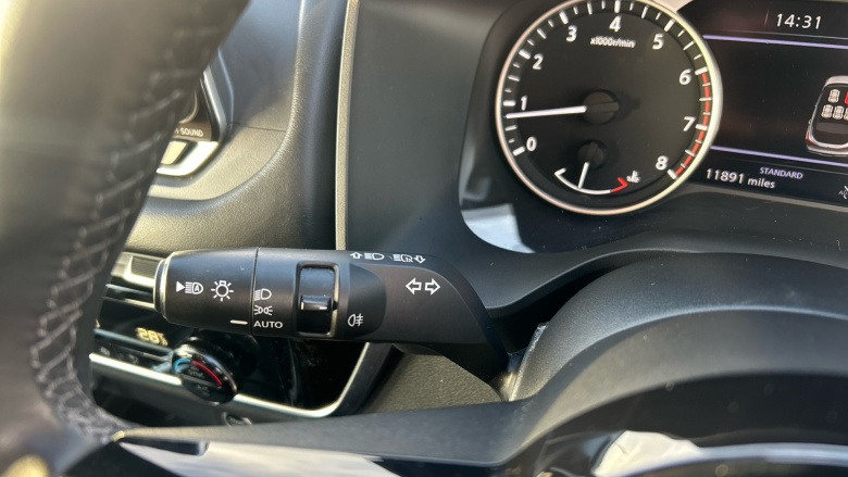 Nissan Qashqai 1.3 DiG-T MH Acenta Premium 5dr Petrol Hatchback